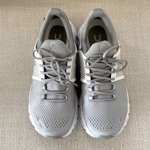 NEW On Running Women’s Helion Cloudtec Running Shoes. Glacier Gray.
